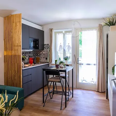 Relax - Casa A 2 Passi Dal Centro Con Free Parking E Wifi דירה רג'ו אמיליה