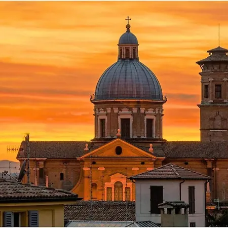Relax - Casa A 2 Passi Dal Centro Con Free Parking E Wifi דירה